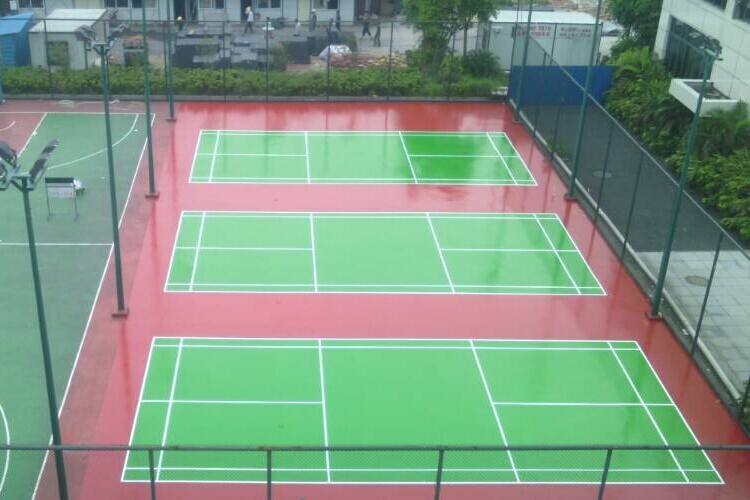 室内外网球场对设计的要求截然不同